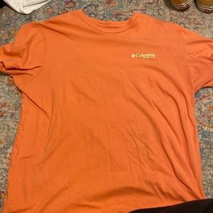 Size large Columbia shirt